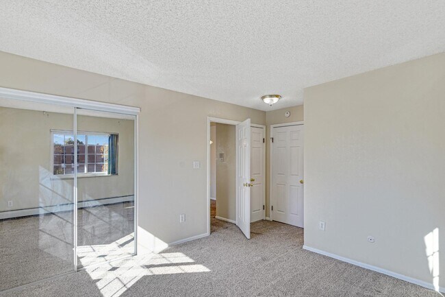 Building Photo - 5995 E Iliff Ave