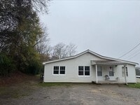 Building Photo - Welcoming 3-Bedroom 1-Bathroom home in Sod...