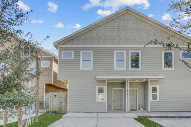 Building Photo - 1045 Marcolin St