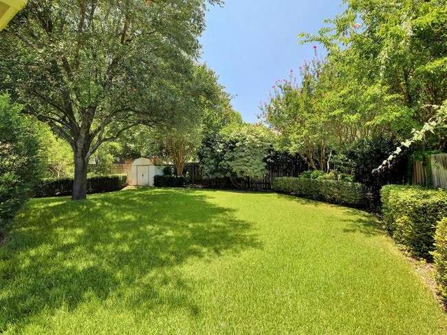 Building Photo - 213 Mesa Verde