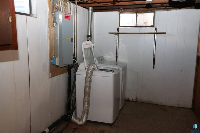 Building Photo - 3008 E 15th St