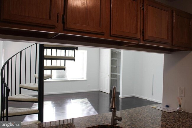 Building Photo - 2614C Auburn Ct