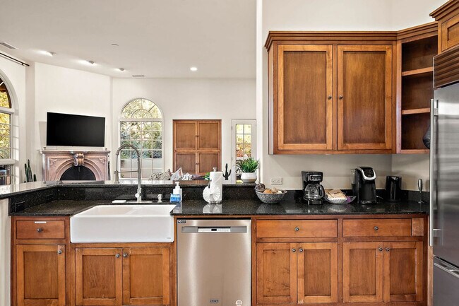 Building Photo - 36 W Dove Wing Dr