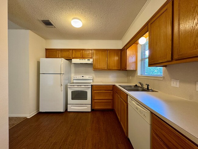 Building Photo - Duplex