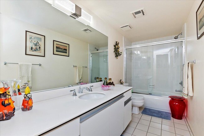 Building Photo - 1326 Tiffany Cir N