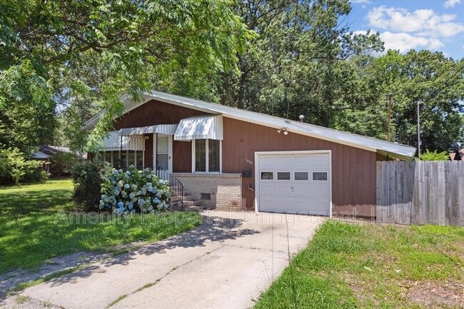 Primary Photo - 1405 Todds Ln