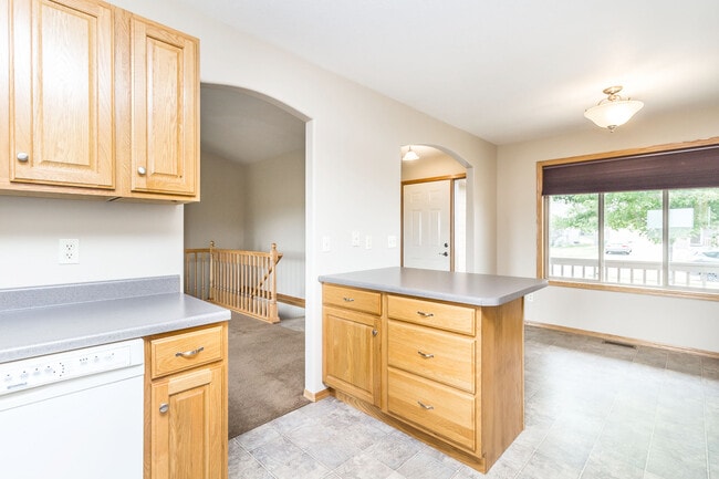 Building Photo - 808 S Whitewood Ave