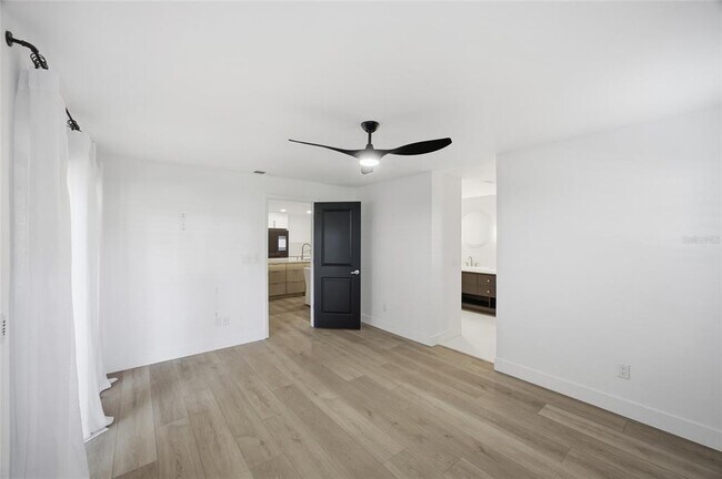 Building Photo - 13025 Village Chase Cir