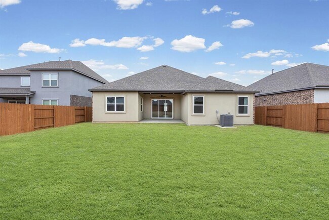 Building Photo - 114 Nandina Path