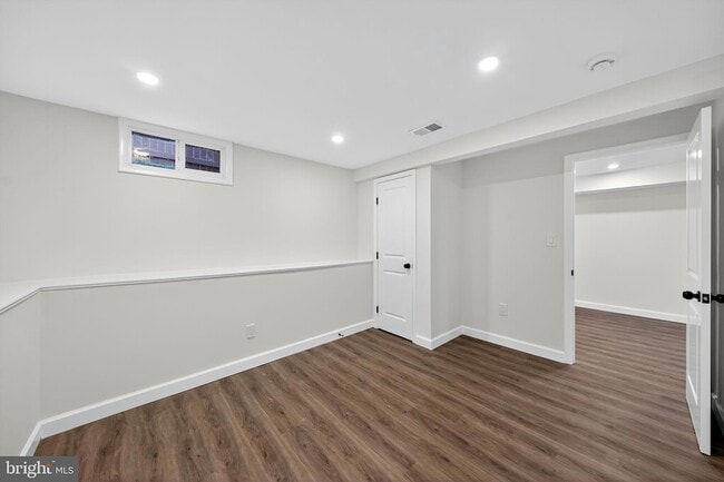 Building Photo - 8 Marley Neck Rd