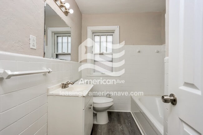 Building Photo - 1706 Veronica Ave