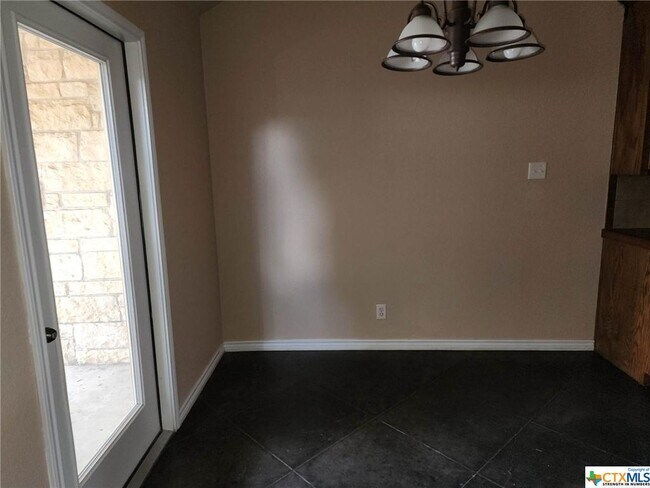 Building Photo - 501 Straws Mill Rd