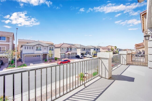 Building Photo - 9770 Hawk Crest St