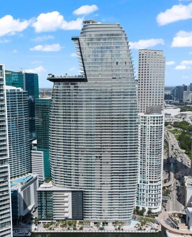 Building Photo - 300 Biscayne Blvd Way