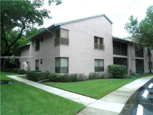 Building Photo - 2902 Carambola Cir N