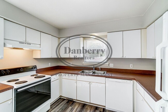 Building Photo - 3571 Turret Green Dr