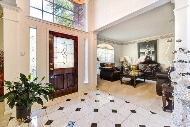 Building Photo - 16803 Sandestine Dr