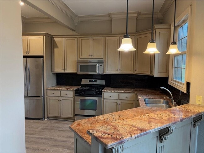 Building Photo - 2509 S Everest Ave