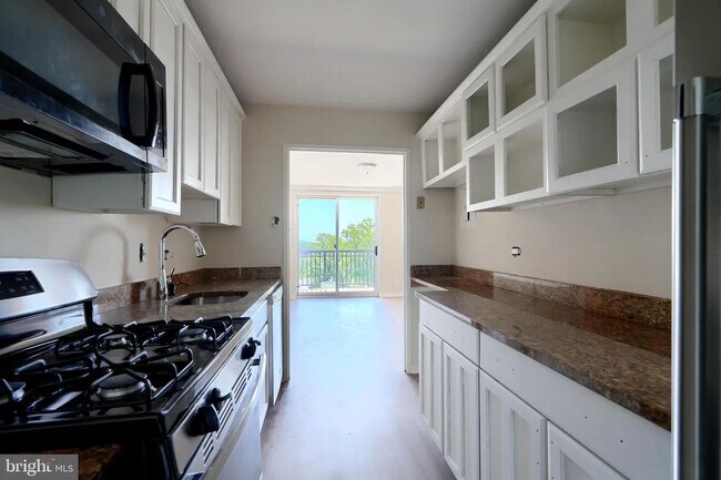 Building Photo - 1900 Lyttonsville Rd