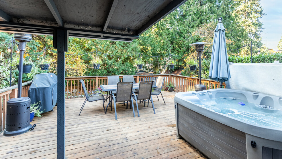 Hot Tub & Back Deck - 14807 Ashworth Ave N