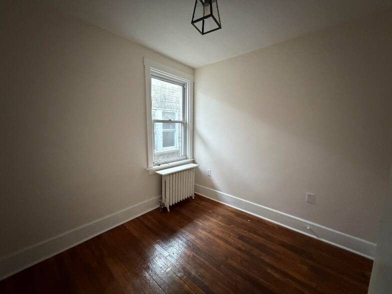 Building Photo - 1027 Farragut St