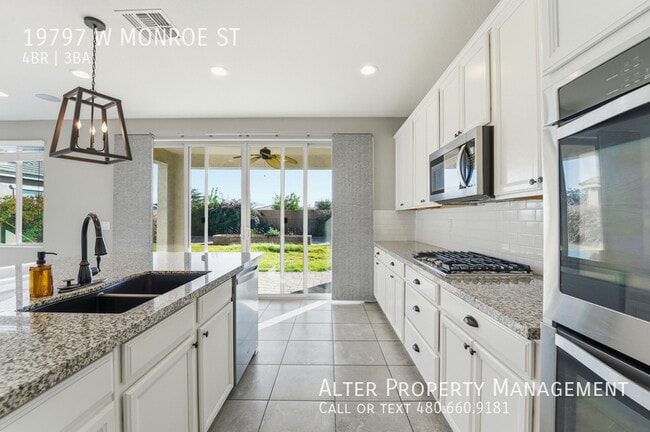 Building Photo - 19797 W Monroe St