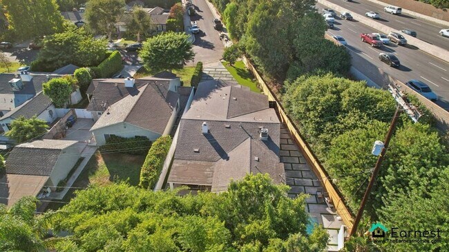 Building Photo - 4 + 3 Elegant Sherman Oaks Retreat with Po...
