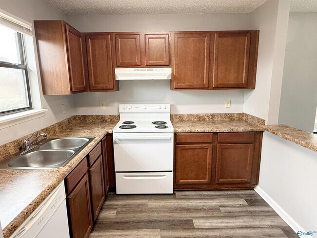 Building Photo - 112 Jodi Dr