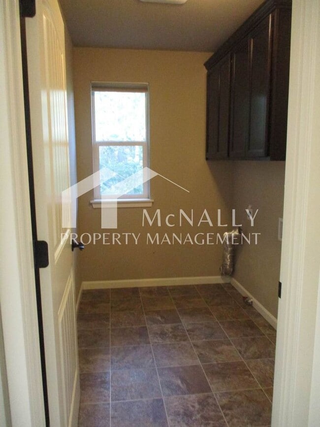 Building Photo - Lovely 4 bedroom 3 bath home in South Kitsap