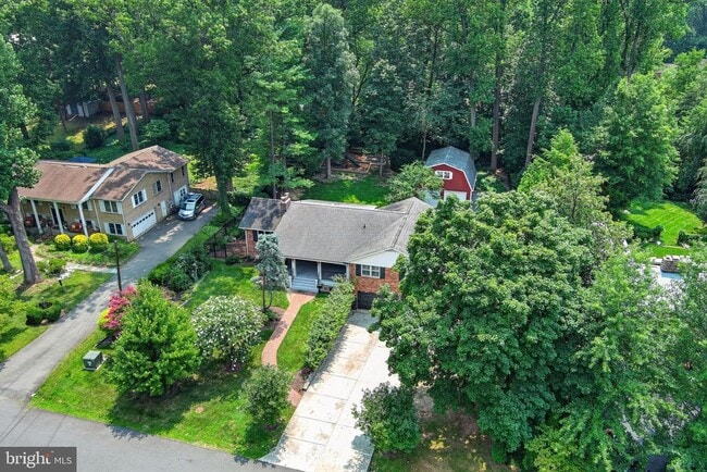 Building Photo - 6443 Walters Woods Dr