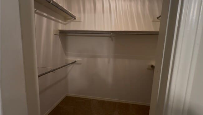 Building Photo - 408 Hidden Oaks Cir