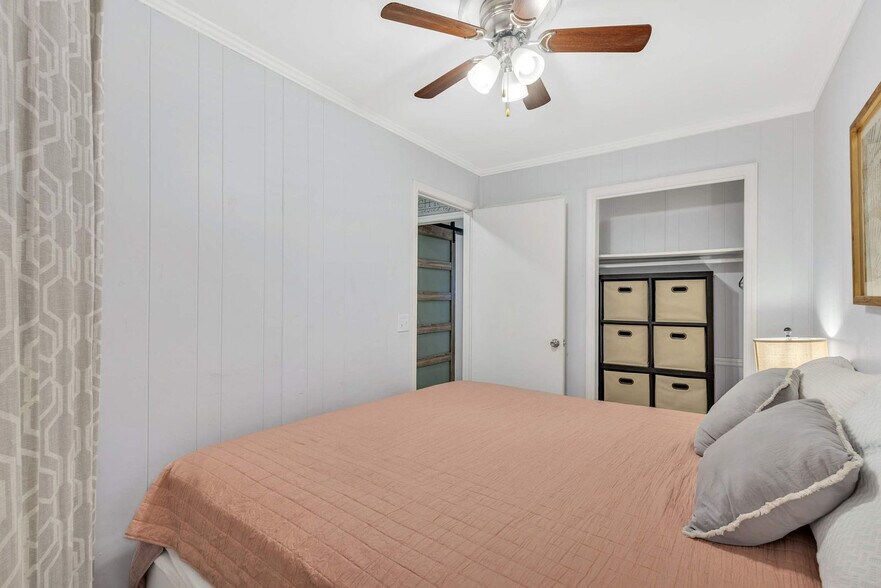 Building Photo - 23 S Forest Beach Dr