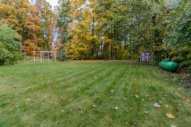Building Photo - Lakeside Retreat on Duck Lake Peninsula