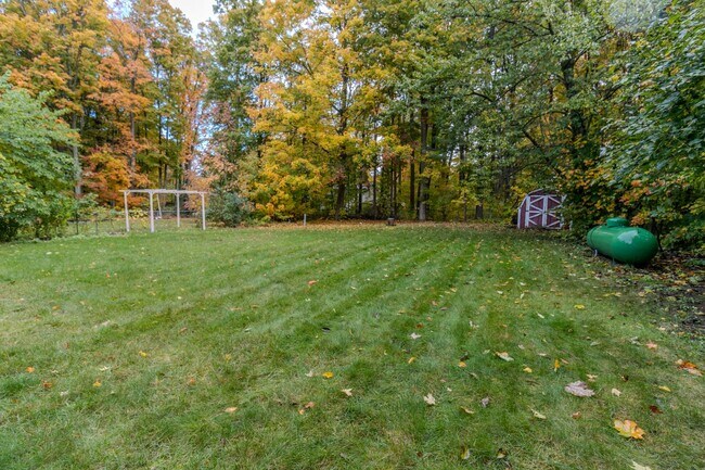 Building Photo - Retreat on Duck Lake Peninsula