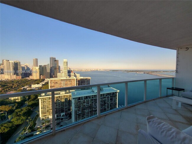 Building Photo - 2101 Brickell Ave