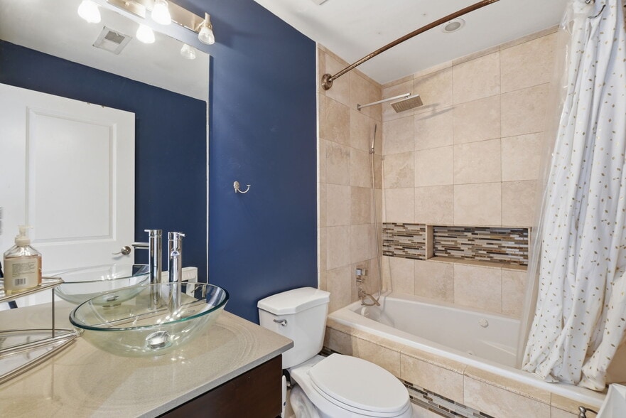 Building Photo - 2128 1st St NW