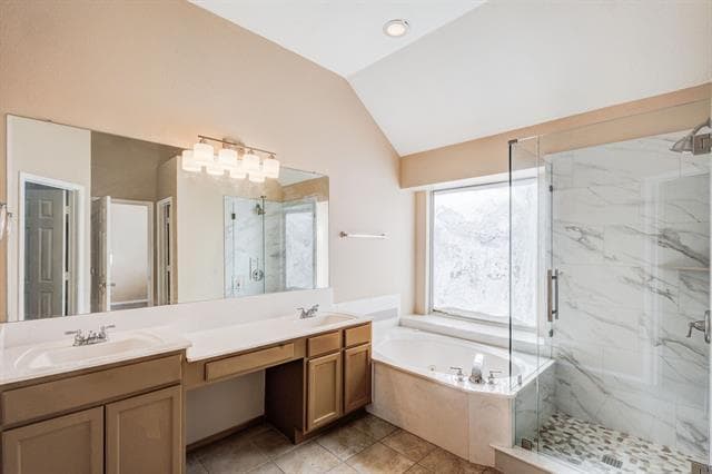 Building Photo - 3844 Harrison Dr