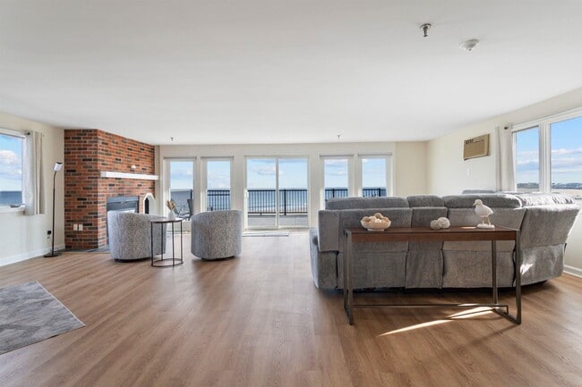 Building Photo - 407 Ocean Blvd