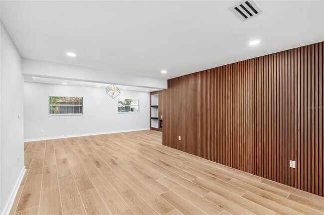 Building Photo - 2306 S San Jose Cir