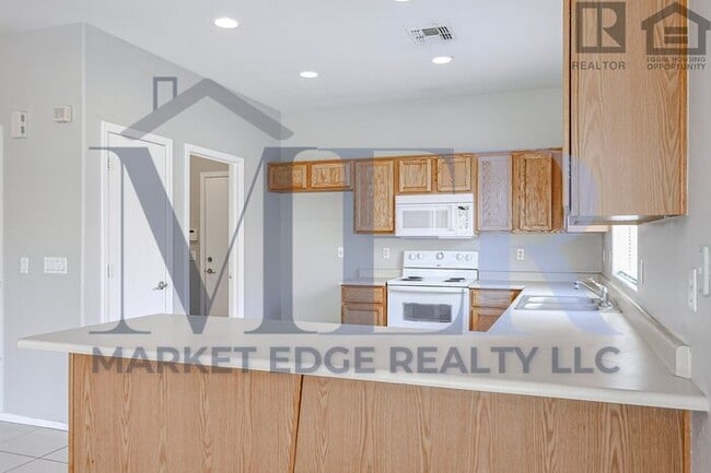 Building Photo - 3Bed/2Bath Home w/2 Car Gar-Maricopa! $199...