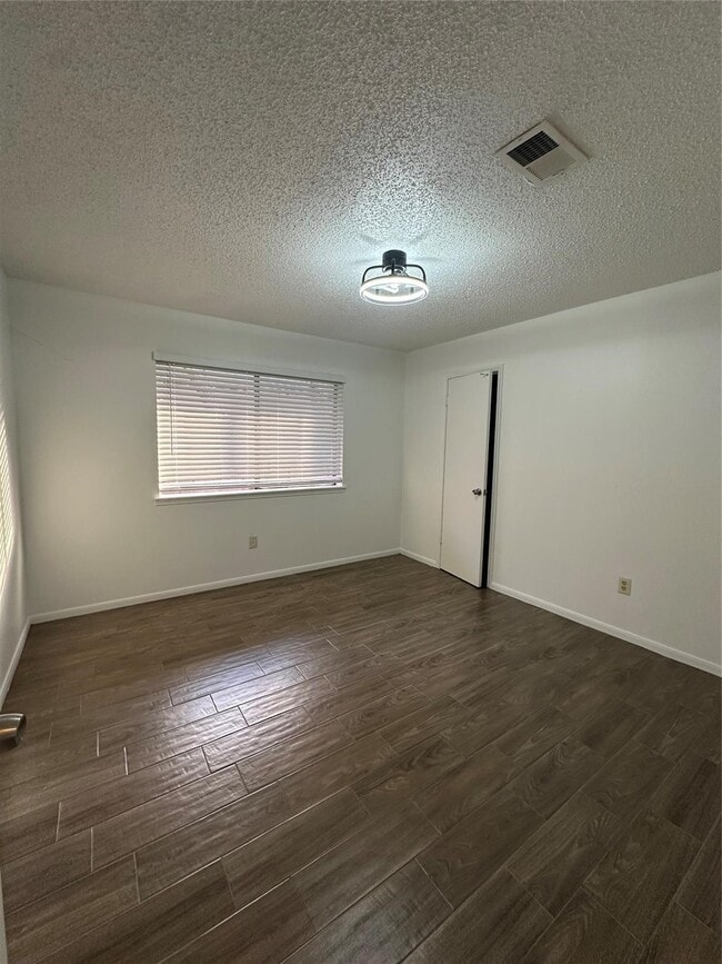 Building Photo - 1410 Blalock Rd