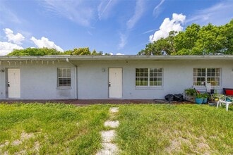 Building Photo - 2150 Barbara Dr