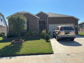 Building Photo - ? Beautiful 4-Bedroom Single-Story in Fort Worth