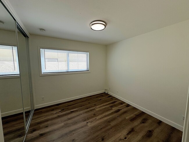 Building Photo - Spacious 3-Bedroom Retreat with Renovated ...