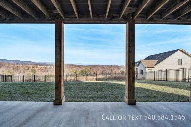 Building Photo - 6982 Linn Cove Court