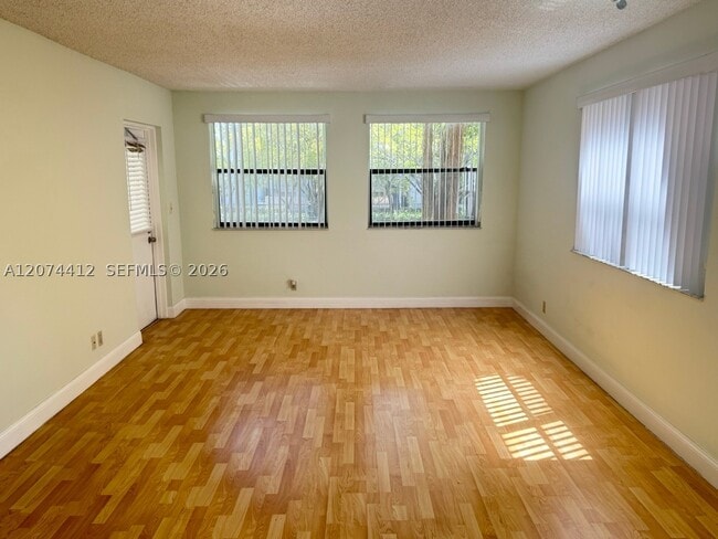 Building Photo - 8120 Geneva Ct