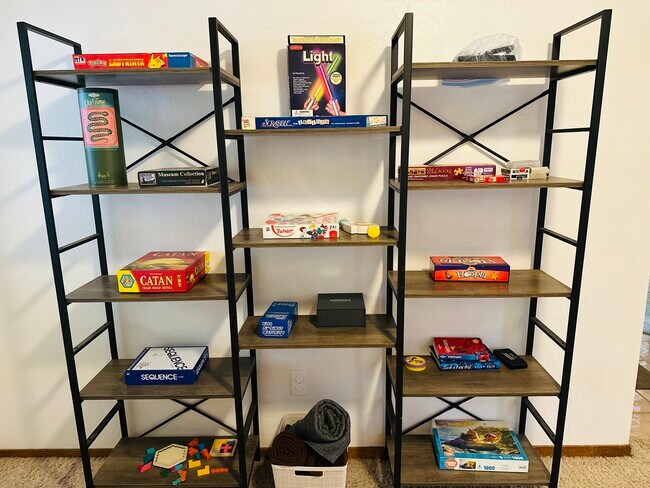 Building Photo - 22689 Cedar Pines Ave