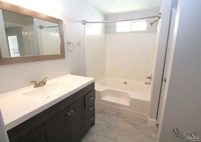 Building Photo - 388 Mirabelle Dr