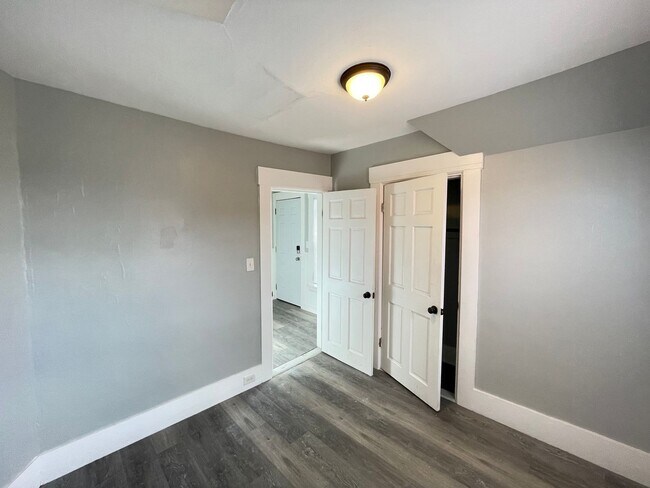 Building Photo - 29 Pennacook St