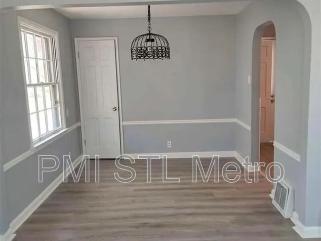 Building Photo - 8146 Rector Dr